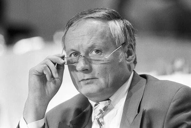 Deutschland, Bremen, 28.05.1991. Archiv.: 27-75-24 SPD-Parteitag Foto: Oskar Lafontaine Für Ihr Archiv! *** Germany, Bremen, 28 05 1991 archive 27 75 24 SPD party conference photo Oskar Lafontaine For your archive