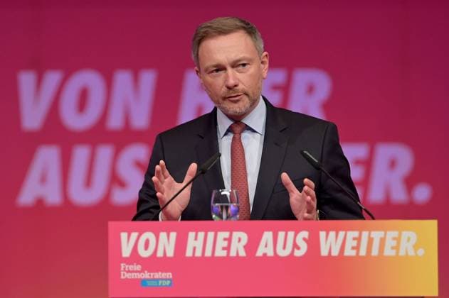 News Themen der Woche KW13 News Bilder des Tages 75. Ordentlicher Landesparteitag der FDP-NRW am 02.04 2022 in der Mercrtorhalle in Duisburg Christian Lindner MdB Bundesvorsitzender der FDP und Bundesminister der Finazen *** 75 Ordinary state party conference of the FDP NRW on 02 04 2022 in the Mercrtorhalle in Duisburg Christian Lindner MdB Federal Chairman of the FDP and Federal Minister of Finance xJFx