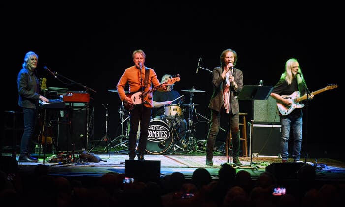 April 1, 2022, Orlando, United States: The Zombies rock band perform live on stage at the Plaza Live theater in Orlando. Orlando United States - ZUMAs197 20220401_zaa_s197_304 Copyright: xPaulxHennessyx