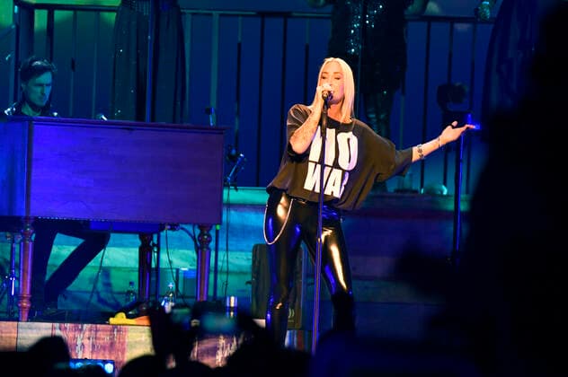 Sarah Connor live bei einem Konzert ihrer Herz Kraft Werke -Tour in der Mercedes-Benz Arena. Berlin, 04.02.2022