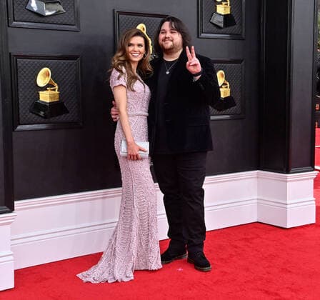 Andraia Allsop and Wolfgang Van Halen arrive for the 64th annual Grammy Awards at the MGM Grand Garden Arena in Las Vegas, Nevada on Sunday, April 3, 2022.  LAV20220403304 JIMxRUYMEN