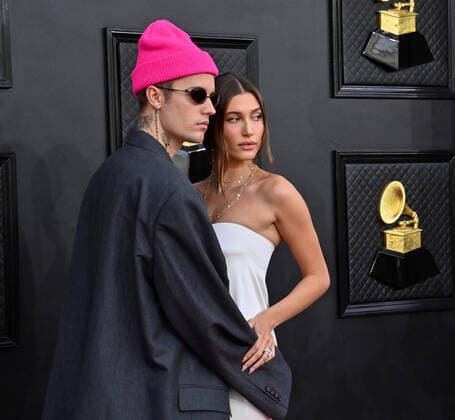 Justin Bieber and Hailey Bieber arrive for the 64th annual Grammy Awards at the MGM Grand Garden Arena in Las Vegas, Nevada on Sunday, April 3, 2022.  LAV20220403422 JIMxRUYMEN