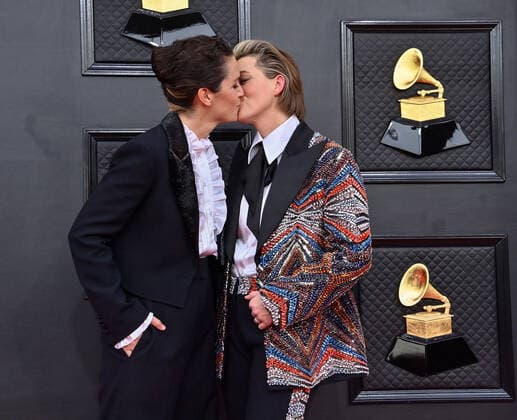 Catherine Shepherd and Brandi Carlile arrive for the 64th annual Grammy Awards at the MGM Grand Garden Arena in Las Vegas, Nevada on Sunday, April 3, 2022.  LAV20220403578 JIMxRUYMEN