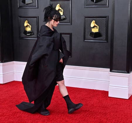 Billie Eilish arrives for the 64th annual Grammy Awards at the MGM Grand Garden Arena in Las Vegas, Nevada on Sunday, April 3, 2022.  LAV20220403544 JIMxRUYMEN