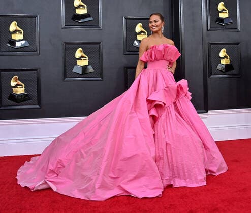 Entertainment Themen der Woche KW13 Chrissy Teigen arrives for the 64th annual Grammy Awards at the MGM Grand Garden Arena in Las Vegas, Nevada on Sunday, April 3, 2022.  LAV20220403531 JIMxRUYMEN