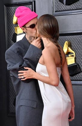 Justin Bieber and Hailey Bieber arrive for the 64th annual Grammy Awards at the MGM Grand Garden Arena in Las Vegas, Nevada on Sunday, April 3, 2022.  LAV20220403651 JIMxRUYMEN