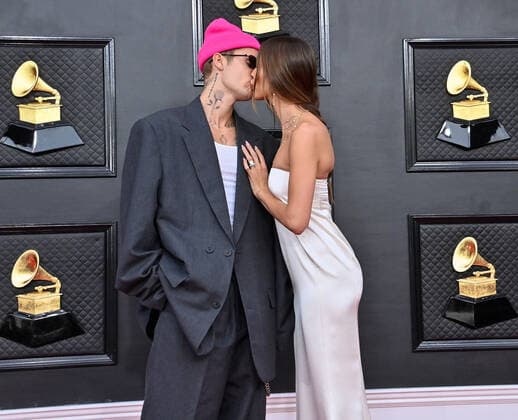 Justin Bieber and Hailey Bieber arrive for the 64th annual Grammy Awards at the MGM Grand Garden Arena in Las Vegas, Nevada on Sunday, April 3, 2022.  LAV20220403667 JIMxRUYMEN