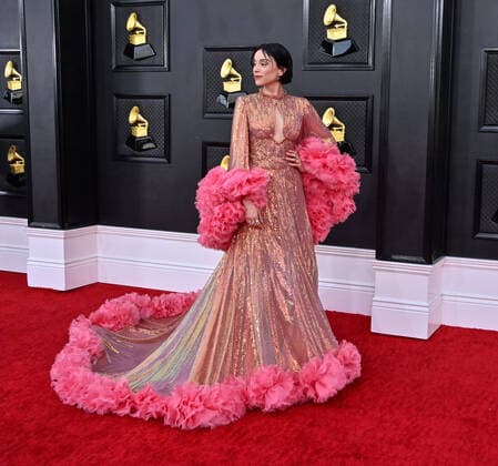 St. Vincent arrives for the 64th annual Grammy Awards at the MGM Grand Garden Arena in Las Vegas, Nevada on Sunday, April 3, 2022.  LAV20220403695 JIMxRUYMEN