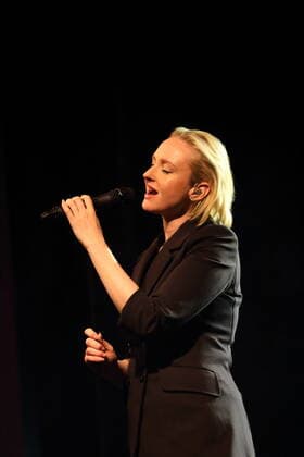 Leslie Clio bei einem Konzert im Columbia Theater in Berlin, 3. April 2022. Leslie Clio Konzert Berlin