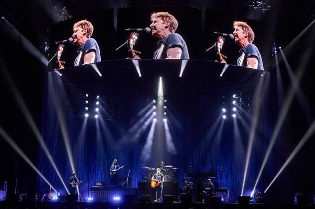 James Blunt live bei einem Konzert seiner The Stars Beneath My Feet -Tour in das ZAG Arena, Hannover, 03.04.2022