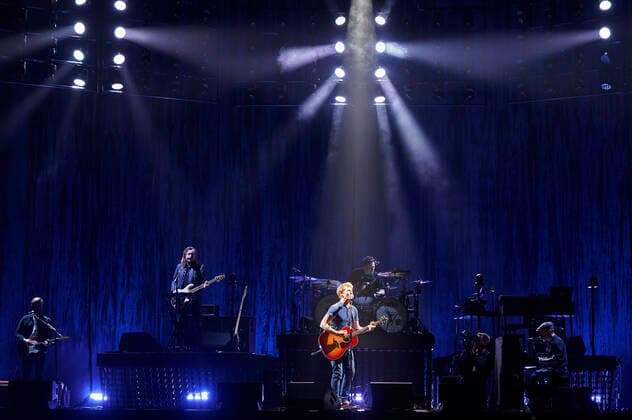 James Blunt live bei einem Konzert seiner The Stars Beneath My Feet -Tour in das ZAG Arena, Hannover, 03.04.2022