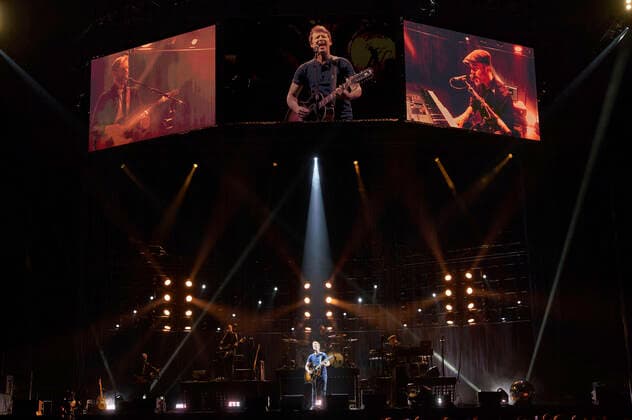 James Blunt live bei einem Konzert seiner The Stars Beneath My Feet -Tour in das ZAG Arena, Hannover, 03.04.2022