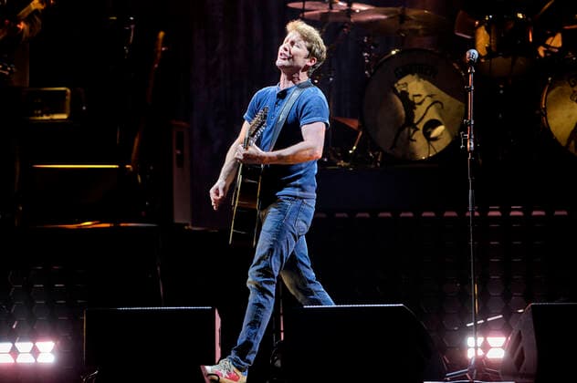 James Blunt live bei einem Konzert seiner The Stars Beneath My Feet -Tour in das ZAG Arena, Hannover, 03.04.2022