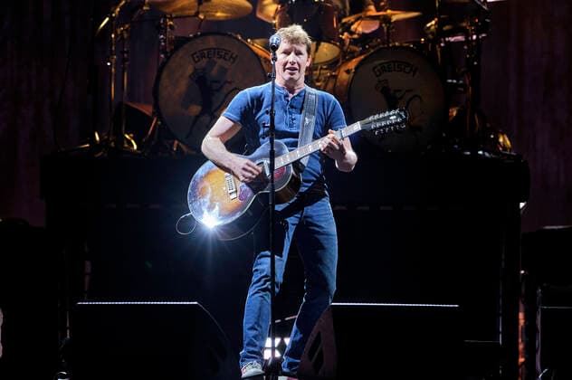 James Blunt live bei einem Konzert seiner The Stars Beneath My Feet -Tour in das ZAG Arena, Hannover, 03.04.2022