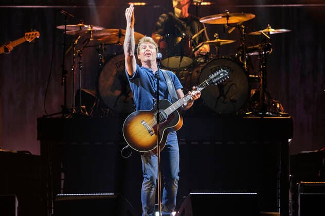 James Blunt live bei einem Konzert seiner The Stars Beneath My Feet -Tour in das ZAG Arena, Hannover, 03.04.2022