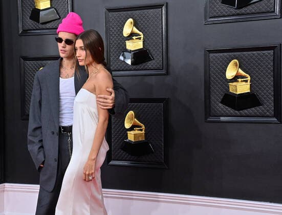 Justin Bieber and Hailey Bieber arrive for the 64th annual Grammy Awards at the MGM Grand Garden Arena in Las Vegas, Nevada on Sunday, April 3, 2022.  LAV202204031020 JIMxRUYMEN