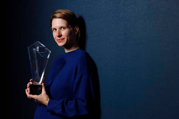 Cinematographin Constanze Schmitt erhielt den Preis für die beste Bildgestaltung eines Dokumentarfilms bei der feierlichen Preisverleihung des IFFF Dortmund+Köln 2022 im Filmforum NRW. Köln, 03.04.2022 NRW Deutschland Copyright: xChristophxHardtx