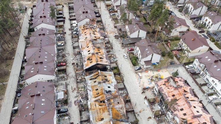 Ukraine-Konflikt, Eindrücke aus Butscha . April 2022. Bucha, Ukraine. Scenes of death and destruction in the city of Bucha in the Kyiv region of Ukraine which was recently liberated from the Russians.  xi-Imagesx IIM-23279-0047
