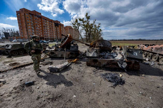 Ukraine-Konflikt, Eindrücke aus Butscha . April 2022. Bucha, Ukraine. Scenes of death and destruction in the city of Bucha in the Kyiv region of Ukraine which was recently liberated from the Russians.  xi-Imagesx IIM-23279-0089