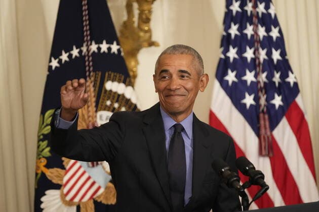 Bilder des Jahres 2022, News 04 April News Themen der Woche KW14 News Bilder des Tages April 5, 2022, Washington, District of Columbia, USA: Former United States President Barack Obama makes remarks on the Affordable Care Act and lowering health care costs for families in the East Room of the White House in Washington, DC on Tuesday, April 5, 2022. In his remarks, President Biden announced additional actions to save families hundreds of dollars a month on their health care Washington USA - ZUMAs152 20220405_zaa_s152_062 Copyright: xChrisxKleponisx-xPoolxviaxCNPx