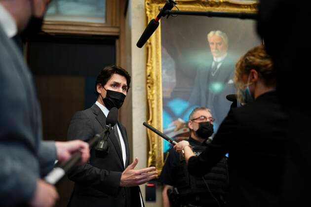 April 5, 2022, Ottawa, Ontario, Canada: Prime Minister Justin Trudeau talks to reporters as he arrives to the House of Commons for question period on Parliament Hill in Ottawa on Tuesday, April 5, 2022. Ottawa Canada  - ZUMAc35_ 20220405_zaf_c35_031 Copyright: xSeanxKilpatrickx