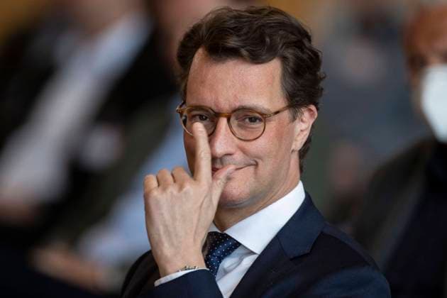 News Themen der Woche KW14 News Bilder des Tages 05.04.2022 , DSSD Düsseldorf , NRW - Weiter durchstarten! - Familienunternehmer NRW im Austausch mit der Politik in den Rheinterrassen am Joseph-Beuys-Ufer 33. NRW - Ministerpräsident Hendrik Wüst , CDU. *** 05 04 2022 , DSSD Düsseldorf , NRW Continue to take off Family entrepreneurs NRW in exchange with politics in the Rheinterrassen at Joseph Beuys Ufer 33 NRW Minister President Hendrik Wüst , CDU
