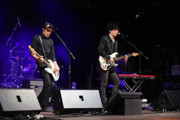 The Zen Circus durante il Concerto benefico Tocca a noi, Musica per la pace per raccogliere fondi a sostegno dell attivita di Save the children in Ucraina in piazza Maggiore - Bologna, 5 Aprile 2022 - foto Michele Nucci  Copyright: xMichelexNuccix xipa-agency.netx xx