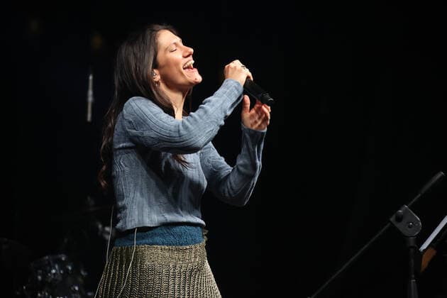 Elisa durante il Concerto benefico Tocca a noi, Musica per la pace per raccogliere fondi a sostegno dell attivita di Save the children in Ucraina in piazza Maggiore - Bologna, 5 Aprile 2022 - foto Michele Nucci