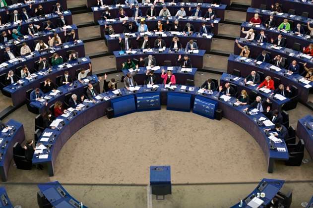 Abstimmungen im Plenarsaal des Europäischen Parlaments. Straßburg, 04.06.2022 *** Voting in the plenary hall of the European Parliament Strasbourg, 04 06 2022 Foto:xD.xAnoraganingrumx xFuturexImage