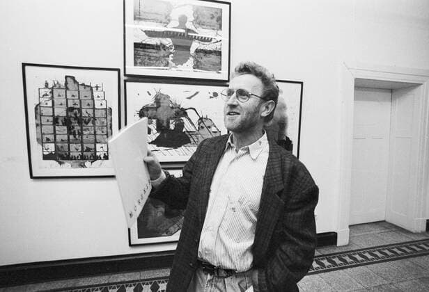 Michael Morgner 26.02.1992, Chemnitz, Kultur, Kunst, Malerei,Ausstellung Der Chemnitzer Maler Michael Morgner feiert seinen 50. Geburtstag, unter anderem mit einer Ausstellung im Museum am Theaterplatz und in der Galerie Oben. Chemnitz Sachsen BRD *** Michael Morgner 26 02 1992, Chemnitz, culture, art, painting,exhibition The Chemnitz painter Michael Morgner celebrates his 50th birthday, among other things with an exhibition at the Museum am Theaterplatz and Galerie Oben Chemnitz Saxony BRD