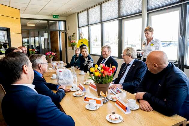 07-04-2022 Bollenstreek Queen Maxima and King Willem-Alexander visited the football club FC Lisse in the Dune and Bulb Region, Duin- en Bollenstreek, in Lisse. Â  Copyright: xPPEx