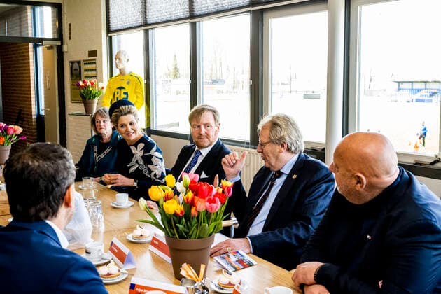 07-04-2022 Bollenstreek Queen Maxima and King Willem-Alexander visited the football club FC Lisse in the Dune and Bulb Region, Duin- en Bollenstreek, in Lisse. Â  Copyright: xPPEx