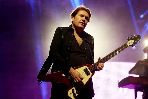 Bilder des Jahres 2022, Entertainment 04 April Entertainment Themen der Woche KW14 Music Concert Simple Minds Tour 2022 CHARLIE BURCHILL during the Simple Minds 40 years of hits tour 2022 at Resorts World Arena, Birmingham, United Kingdom on 7 April 2022. Birmingham Resorts World Arena United Kingdom Editorial use only , Copyright: xAndyxShawx PSI-15039-0009