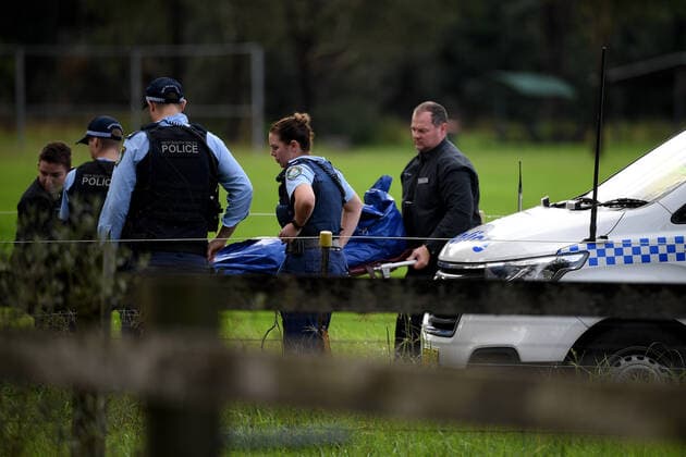 WET WEATHER DEATH NSW, The body of a man who died in floodwater is transferred to a Coroner s vehicle at Cobbity, south west of Sydney, Friday, April 8, 2022. A 68 year old man was found in a submerged van around 8am Friday. ( NO ARCHIVING, EDITORIAL USE ONLY, NO USE IN BOOKS WITHOUT CONSENT SYDNEY NSW AUSTRALIA  Copyright: xDANxHIMBRECHTSx 20220408001644877459