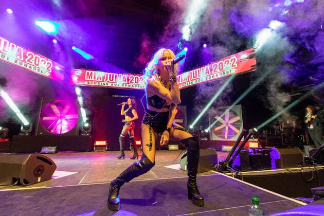 Köln Partysängerin Mia Julia (Mia Julia Brückner) im gewagten Outfit bei Ihrer Tournee ãMia Julia 2022 SCHEISS AUF ZUHAUSEÒ 06.04.2022 in Köln Copyright: xGerhardxWingenderx xEibner-Pressefotox EP_GWR