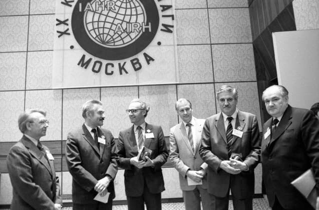 20th Congress of International Association of Hydraulic Engineering and Research 8145883 05.09.1983 The 20th Congress of International Association of Hydraulic Engineering and Research in Moscow. Right: Mikhail Skladnev, Director of the All-Union Hydro-Technical Scientific Research Institute, with congress delegates. Andrew Moscow Russia  Copyright: xAndrewx