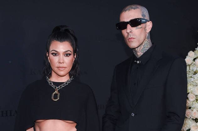 Entertainment Themen der Woche KW14 Entertainment Bilder des Tages Los Angeles Premiere Of Hulu s The Kardashians (FOR EDITORIAL USE ONLY) In this handout photo provided by Hulu The Walt Disney Company, Kourtney Kardashian and Travis Barker arrive at the Los Angeles Premiere Of Hulu s The Kardashians held at Goya Studios on April 7, 2022 in Hollywood, Los Angeles, California, United States. Goya Studios, Hollywood, Los Angeles, California California United States  Copyright: xImagexPressxAgencyx originalFilename: collin-losangel220408_npfQ1.jpg