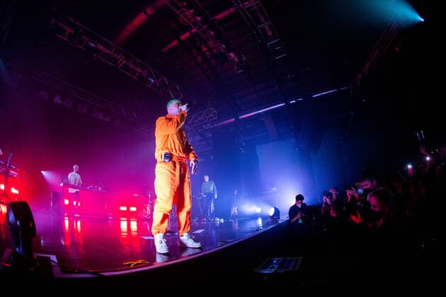 Coez In Concert Italian singer Coez performs live at Alcatraz in Milano, Italy, on April 07, 2022 Milan Italy  Copyright: xMairoxCinquettix originalFilename: 1011134510st.jpg