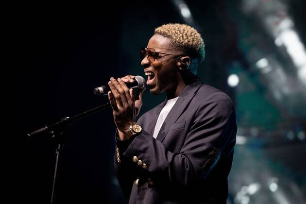 2022-04-09 19:59:03 AMSTERDAM - Singer JÃ rÃ mie Makiese will perform on behalf of Belgium during Eurovision in Concert in AFAS Live with the song Miss You . Several artists will perform during this concert who will participate in the festival in May. ANP PAUL BERGEN netherlands out - belgium out