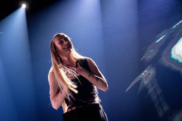 2022-04-09 22:30:35 AMSTERDAM - Singer and rapper S10 (Stien den Hollander) will perform with the song De Diepte during Eurovision in Concert in AFAS Live. The singer represents the Netherlands in the Eurovision Song Contest with the song De Diepte. ANP PAUL BERGEN netherlands out - belgium out