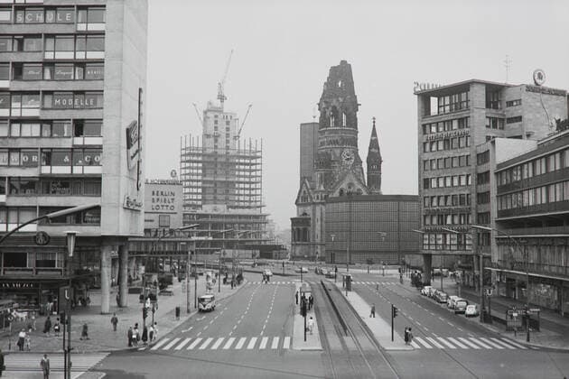 Berlin GER, Berlin, ca. 1963, Stadtansicht, Gedächniskirche, mit Europacenter *** Berlin GER, Berlin, ca 1963, city view, Gedächniskirche, with Europacenter