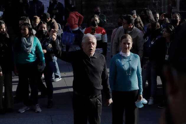 Revocation Of Mandate In Mexico AndrÃ s Manuel Lopez Obrador, Constitutional President of the United Mexican States, and Beatriz GutiÃ rrez Müller, Honorary President of the Honorary Advisory Council of the National Coordination of Historical and Cultural Memory of Mexico, bid farewell to the press as they leave the Art Museum of the Ministry of Finance and Public Credit (SHCP), located at 4 Moneda Street in the Historic Centre of Mexico City, where they cast their vote in the Popular Consultation for the Revocation of Mandate in Mexico. The purpose of the recall referendum is to ask Mexican citizens whether or not to remove the current president of Mexico, AndrÃ s Manuel Lopez Obrador. Mexico City Mexico City Mexico  Copyright: xGerardoxVieyrax originalFilename: vieyra-notitle220410_npjO0.jpg