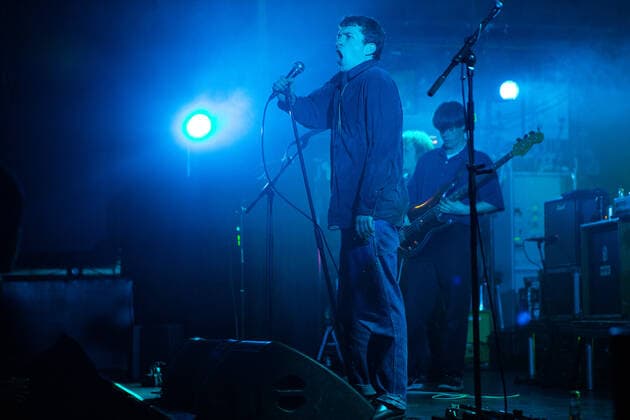 Shame live in Oslo, Norway Oslo, Norway. 10th, April 2022. The English post-punk band Shame performs a live concert at Parkteatret in Oslo. Here vocalist Charlie Steen is seen live on stage. Oslo Norway  Copyright: xGonzalesxPhoto Per-OttoxOppix