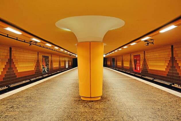 Creative Highlights World U-Bahnstation Meßberg, Hamburg, Deutschland, Europa *** U Bahnstation Meßberg, Hamburg, Germany, Europe Copyright: imageBROKER/IngeborgxKnol ibxikn08193270.jpg