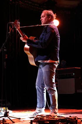 Thees Uhlmann bei einem Konzert als Support für Kettcar im Metropol in Berlin, 11. April 2022. Thees Uhlmann Konzert Berlin