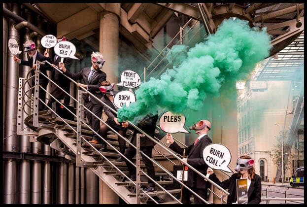 News Themen der Woche KW15 News Bilder des Tages . 12 04 2022. London, United Kingdom. Extinction Rebellion Lloyds Building. Climate pressure group Extinction Rebellion stage protest at the Lloyds Building in the City of London.  xMartynxWheatleyx xi-Imagesx IIM-23309-0001