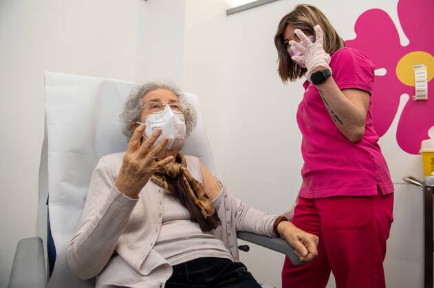 COVID: Italy Starts Giving Fourth Jab Rieti is a pioneer in Italy for the fourth dose vaccination, for patients over 80 and frail over 60. Administration carried out at the former Bosi vaccination centre opened during the vaccine administration campaign. In Rieti, Italy, 12 April, 2022. Rieti Italy  Copyright: xRiccardoxFabix originalFilename: fabi-notitle220412_npHaq.jpg