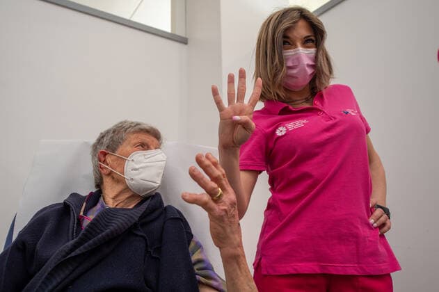 COVID: Italy Starts Giving Fourth Jab Rieti is a pioneer in Italy for the fourth dose vaccination, for patients over 80 and frail over 60. Administration carried out at the former Bosi vaccination centre opened during the vaccine administration campaign. In Rieti, Italy, 12 April, 2022. Rieti Italy  Copyright: xRiccardoxFabix originalFilename: fabi-notitle220412_nplvu.jpg