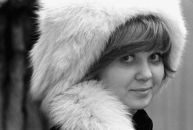 Russian furs 8161678 09.04.1979 Fashion show of products of the Trud Moscow Production Association (now the Russian Fur factory). The model is wearing an original cap made of blue fox. Boris Babanov Moscow Russia  Copyright: xBorisxBabanovx