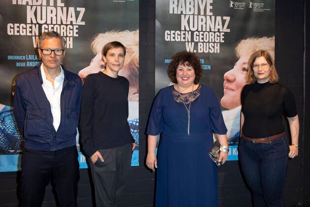 Christoph Friedel, Claudia Steffen, Meltem Kaptan und Fee Buck bei der Premiere des Kinofilms Rabiye Kurnaz gegen George W. Bush im Cinenova. Köln, 13.04.2022